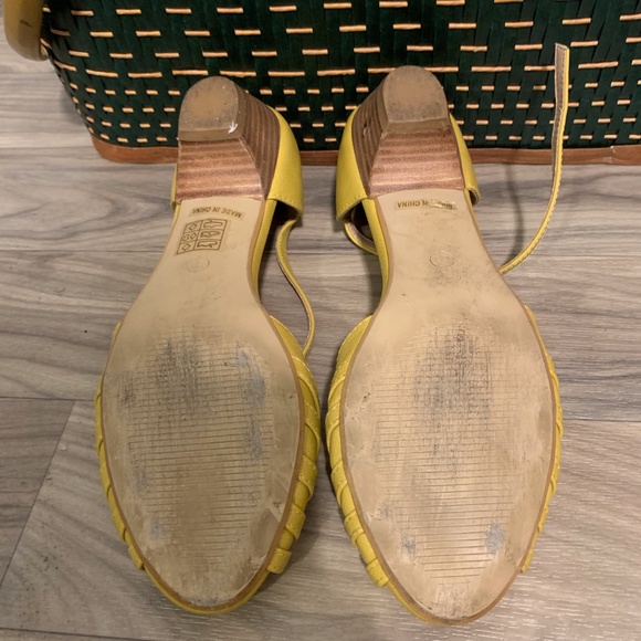 Mid-Height Delights Peep Toe Heel - Picture 7 of 8